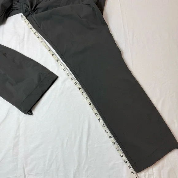 Athleta Woman’s Gray Pants Size 12 - Picture 10 of 14